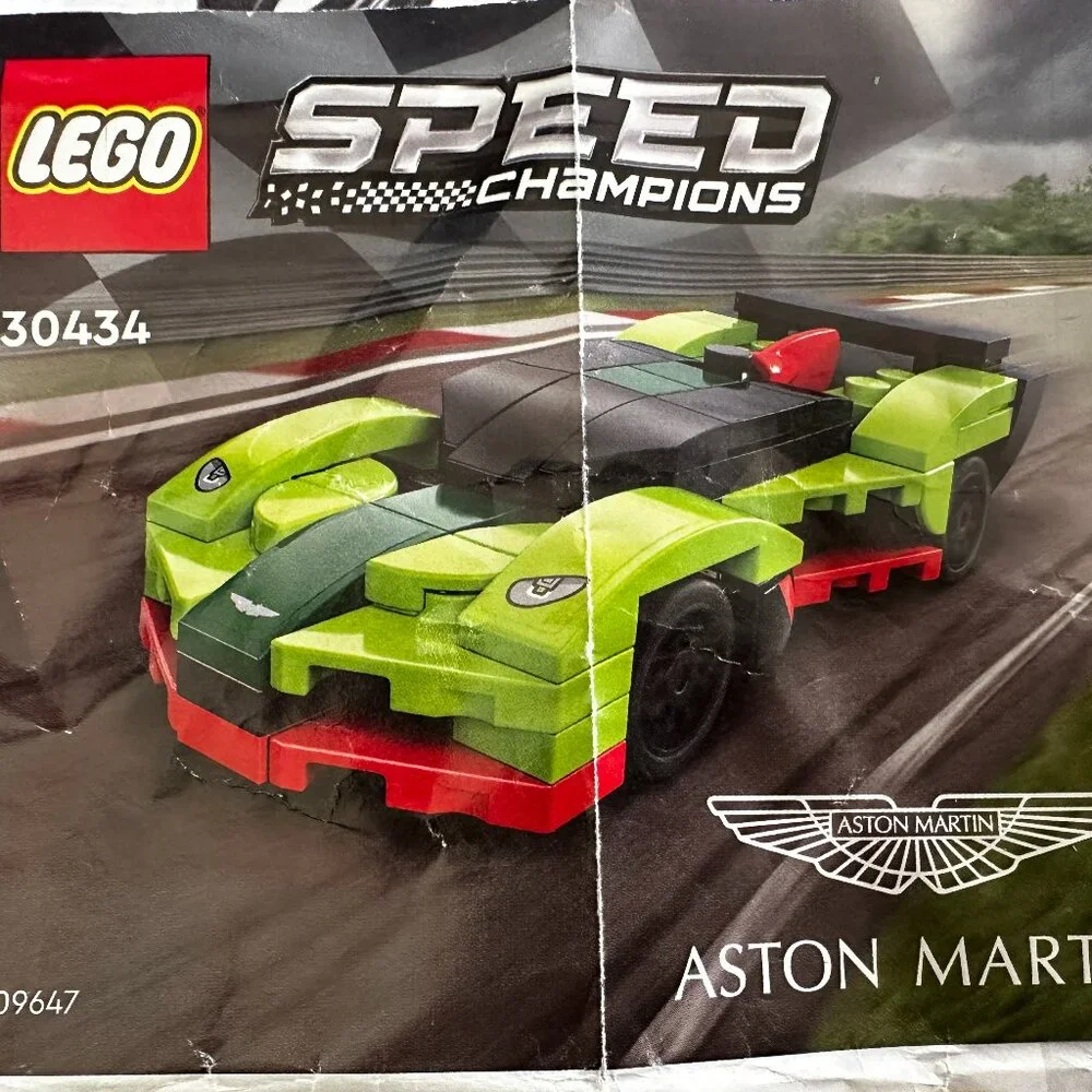 LEGO SPEED CHAMPIONS: Aston Martin Valkyrie AMR Pro Incomplete Retired‎ (30434)